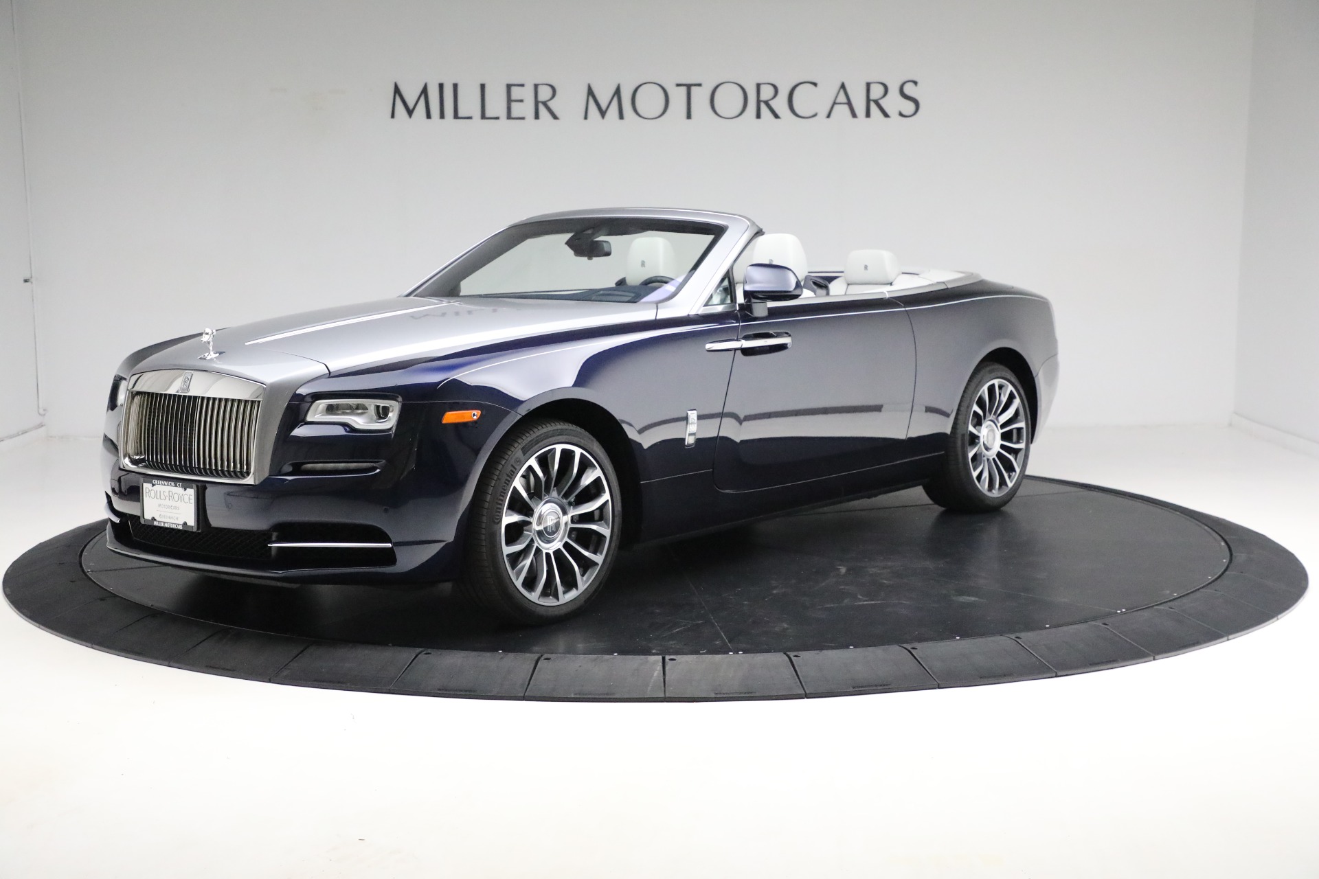 Certified 2019 Rolls-Royce Dawn Base with VIN SCA666D51KU118014 for sale in Greenwich, CT