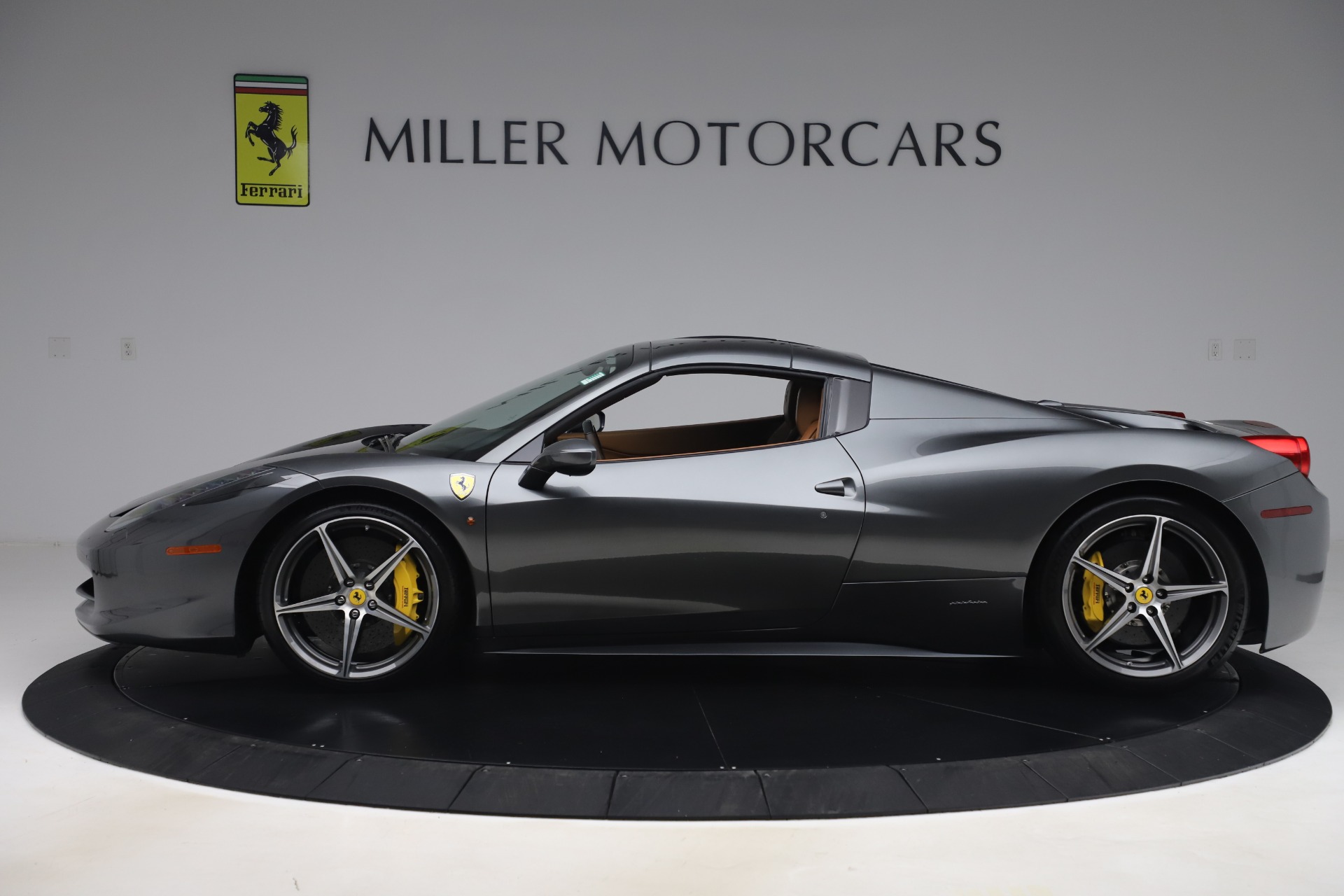 Pre Owned 2012 Ferrari 458 Spider For Sale Special Pricing Alfa Romeo Of Greenwich Stock 4671