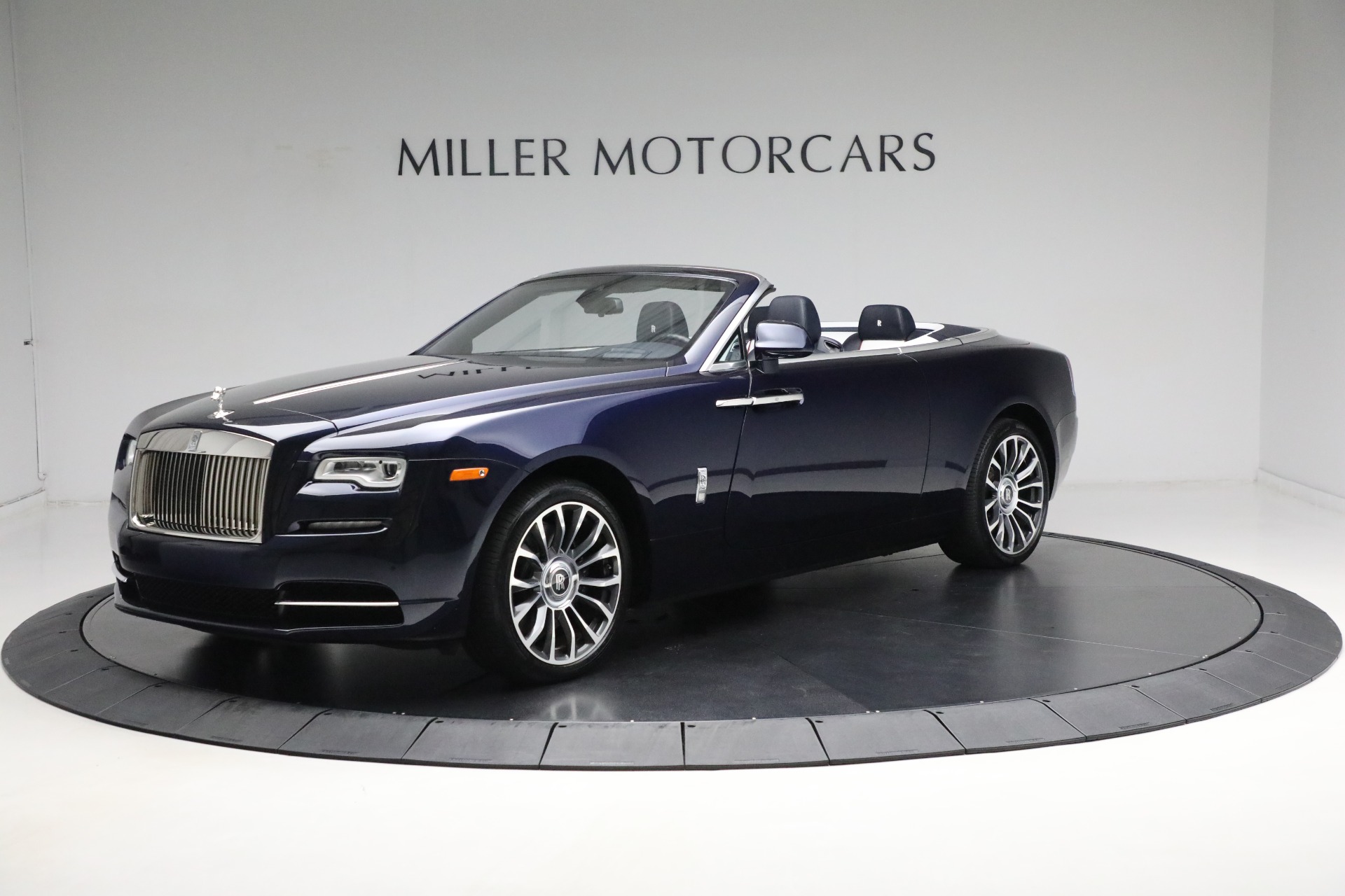 Certified 2018 Rolls-Royce Dawn Base with VIN SCA666D56JU115804 for sale in Greenwich, CT